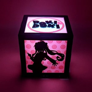Doki Doki Literature Club LED Laterne Nachtlichtbox - DDLC Monika Yuri Natsuki Sayori