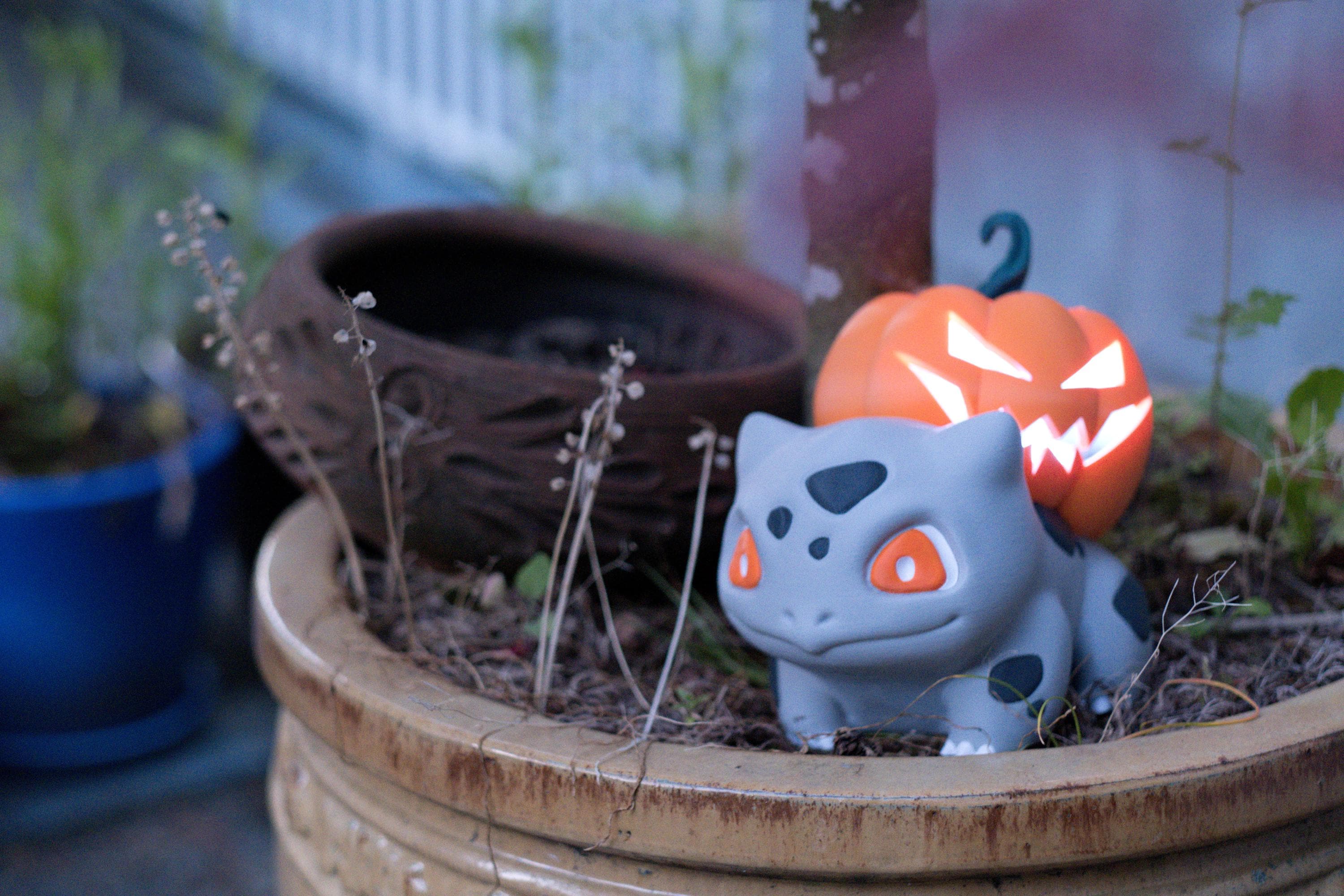 GIANT Halloween Pumpkasaur with Pumpkin - LED light holder jack-o'-lantern parody