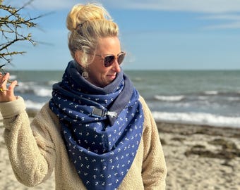XXL Dreieckstuch Damen – maritimes Halstuch mit Anker-Motiv aus dunkelblauem Fleece – Wickelschal mit Clip – wendbar - Tuecherfee Schal