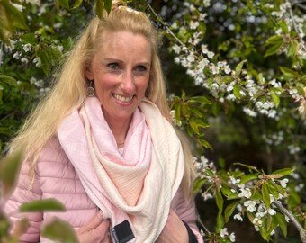Handmade XXL Musselin Dreieckstuch für Damen, doppelt genäht in Rosa Beige, Wickelschal – mit Clip – Halstuch / Geschenk für sie