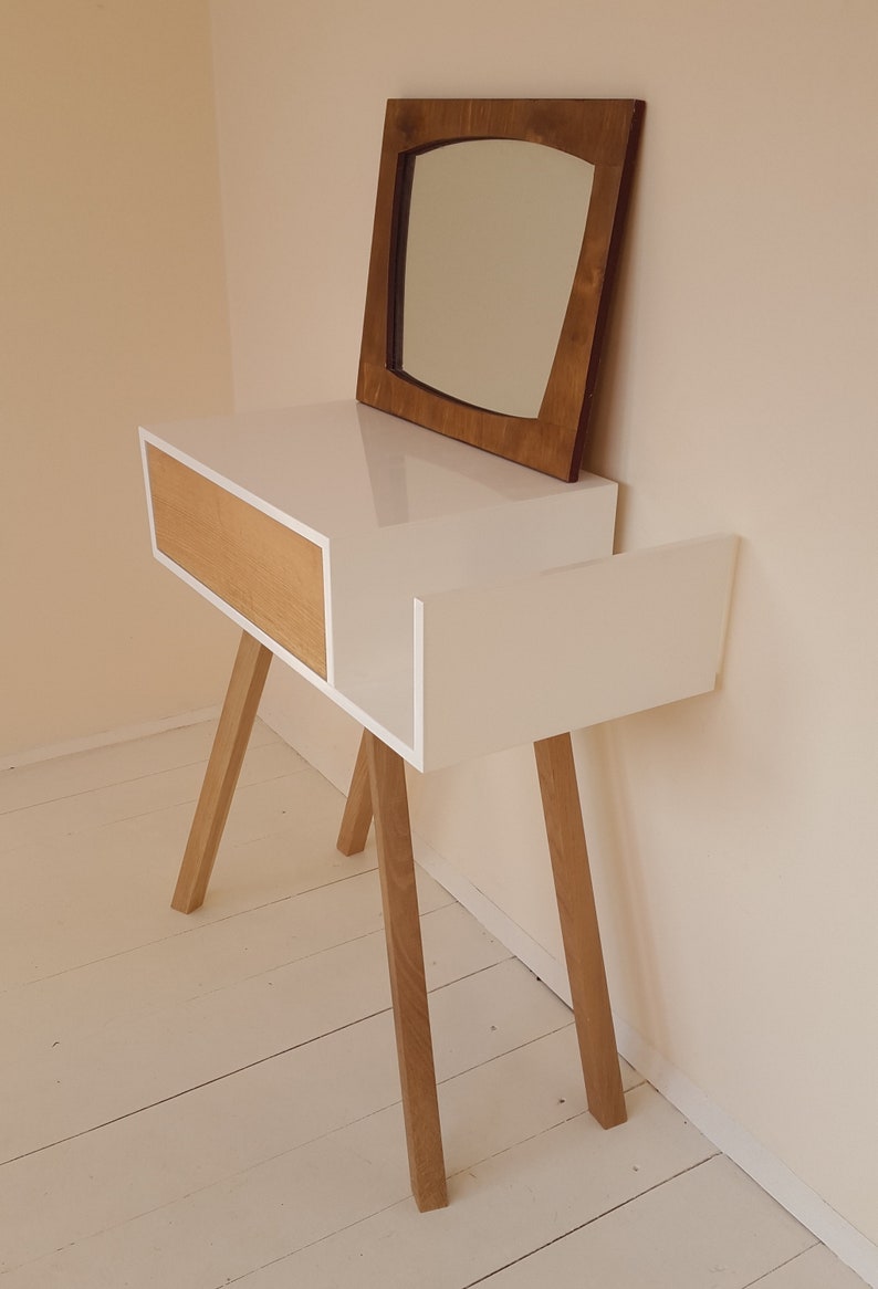 Scandinavian chest of drawers in oak drawer