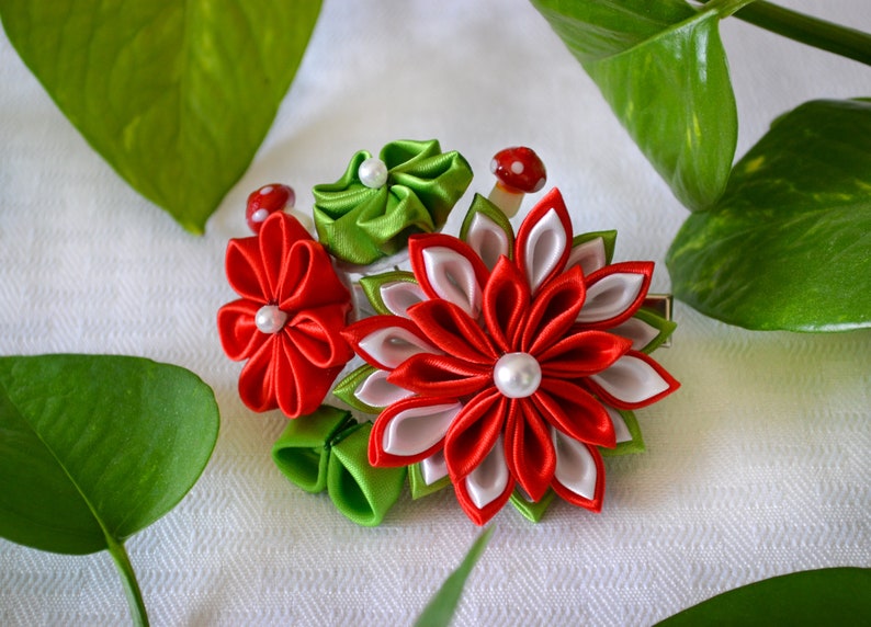 1-UP Red & Green Toadstool Kanzashi Cute Handmade Hair Accessory/Pin, Perfect for Kimono, Yukata, Formal Wear, Lolita, Costume, LARP image 1