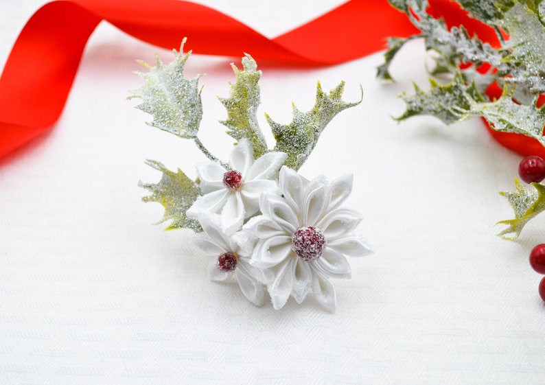 Frosted Holly Snowy White Kanzashi Hair Accessory or Brooch Tsumami Zaiku for Wedding, Costume, Formal Wear, Gift for Her image 3