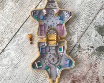 polly pocket fashion show runway