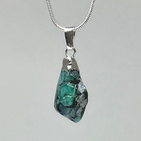 Emerald Pendant Necklace, Emerald Crystal Pendant with Free Chain