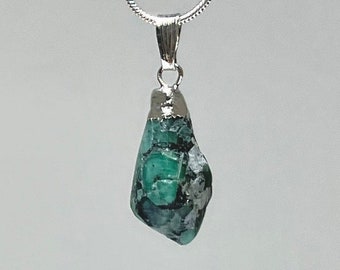 Emerald Pendant Necklace, Emerald Crystal Pendant with Free Chain