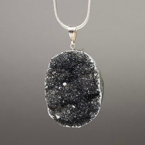 Collar de cristal de amatista negro, collar colgante de piedra preciosa Druzy de amatista negra