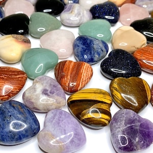 Gemstone Crystal Heart: 30mm Polished Stone