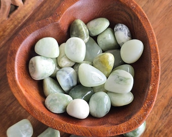 New Jade Stone, 25-30mm Serpentine Tumble Stones