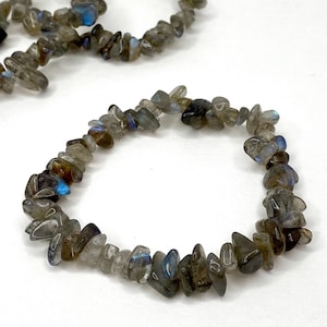 Labradorite Crystal Chip Bracelet: Metaphysical Gemstone Stretch Bracelet