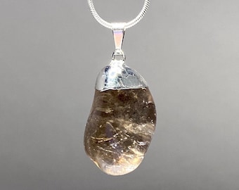 Pendentif en pierre précieuse de quartz fumé avec chaîne