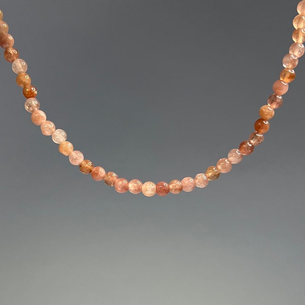 Collier ras de cou en perles de cristal Sunstone, tour de cou en pierres précieuses Sunstone de 40 cm