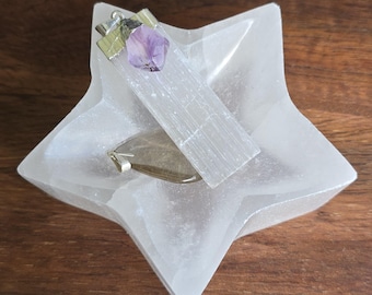 Selenite Crystal Charging Station, Star Shape Gemstone Offering Bowl