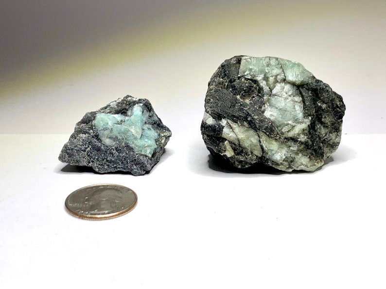 Raw Emerald Stone image 9