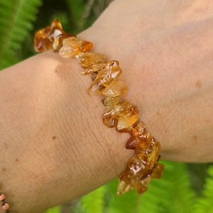 Golden Citrine Crystal Chip Bracelet: Handmade Gemstone Stretch Jewelry