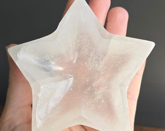 Selenite Crystal Charging Station - Star Shape Gemstone Offering Bowl