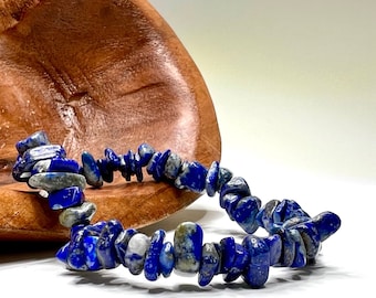 Lapis Lazuli Crystal Chip Bracelet: Gemstone Beaded Stretch Bracelet