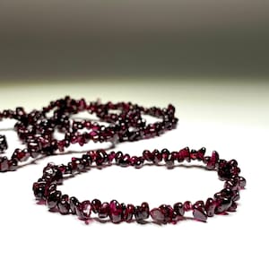 Garnet Crystal Chip Bracelet: Gemstone Beaded Stretch Jewelry