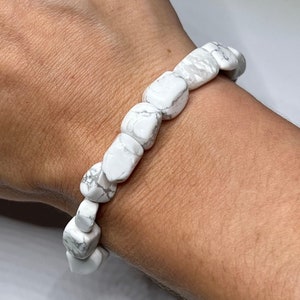 Howlith Trommelstein Armband: Edelstein Perlen Stretch Armband
