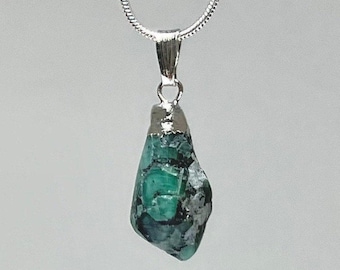 Emerald Pendant Necklace, Emerald Crystal Pendant with Free Chain