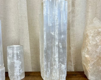 Selenite Raw Log with Cut Base