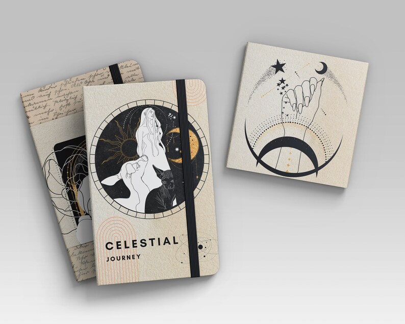 Puede incluir: Dos cuadernos con dise&ntilde;os celestiales. El cuaderno m&aacute;s grande tiene un dise&ntilde;o negro y dorado con una mujer y un gato. El cuaderno m&aacute;s peque&ntilde;o tiene un dise&ntilde;o negro y dorado con una mano que alcanza una estrella. Ambos cuadernos tienen el texto "Celestial Journey" en la portada.