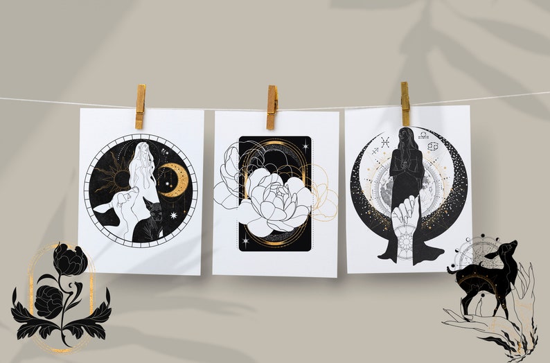 Puede incluir: Tres ilustraciones en blanco y negro con detalles dorados sobre papel blanco, colgadas de una cuerda para tender la ropa con pinzas de madera. Las ilustraciones representan a una mujer con una luna creciente, una flor y una mujer con una luna creciente y un ciervo.