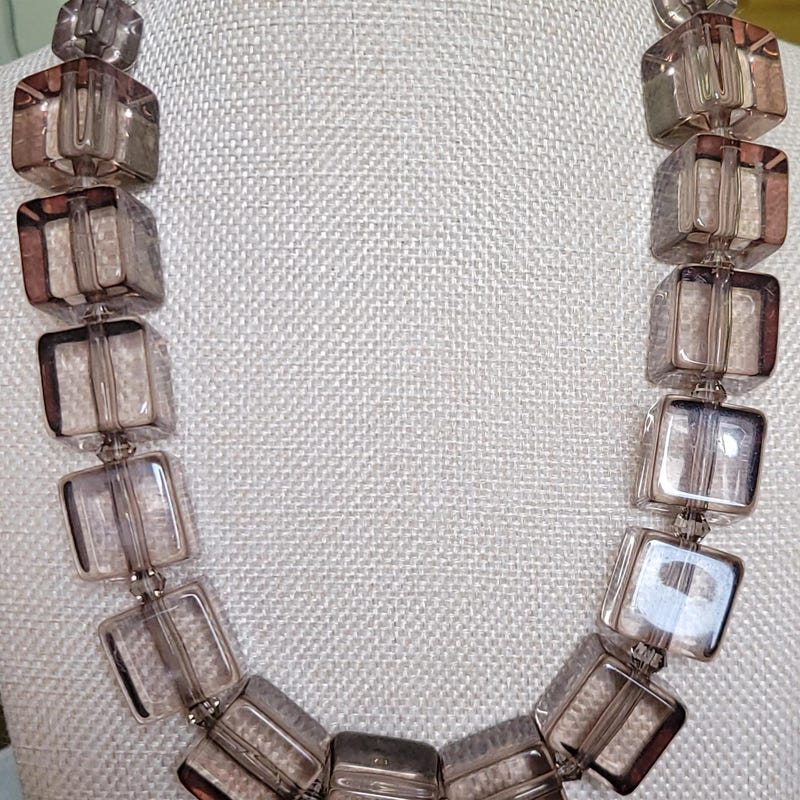LUCITE PEARL BAR NECKLACE main image 0