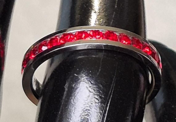 sz 6 .925 sterling silver ruby red stackable eter… - image 2