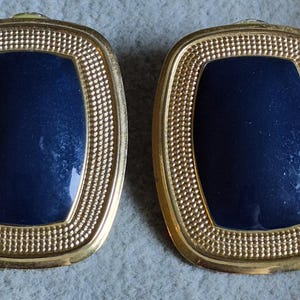 Grandes boucles d'oreilles en émail bleu marine en émail bleu marine
