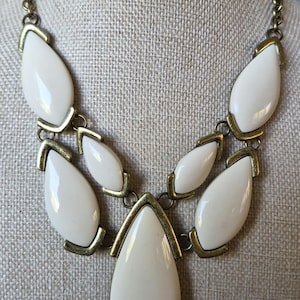 16 inch Premier designs "Blanca" aged gold tone off white acrylic statement necklace