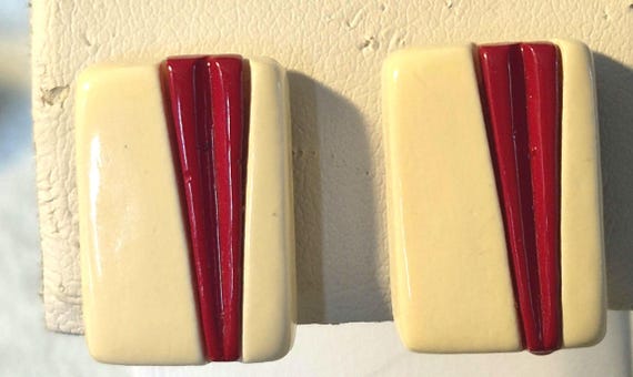 Red off white plastic lightweight rectangle clip … - image 2