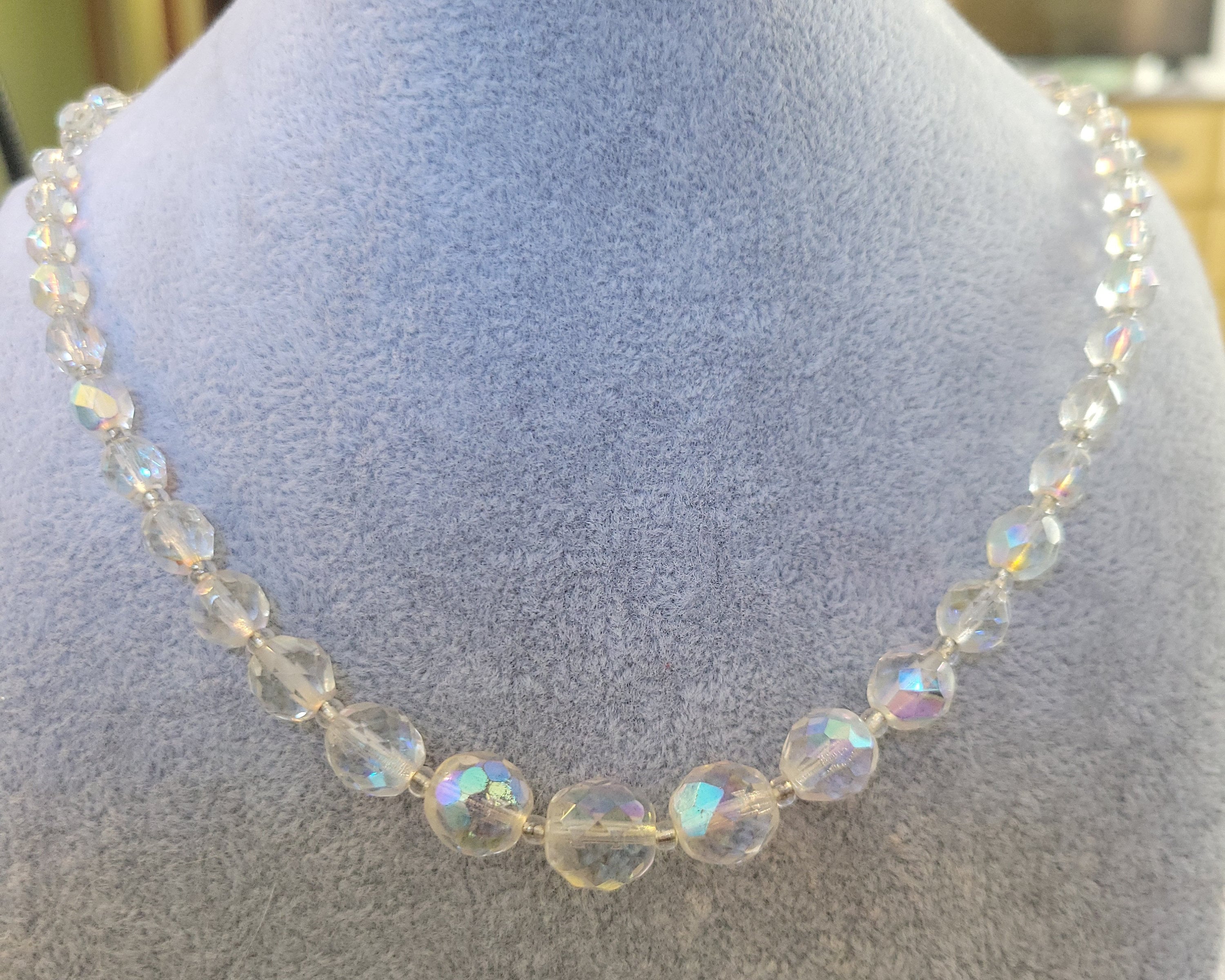 Vtg 18 inch Sarah Coventry iridescent AB faceted glass bead necklace signed