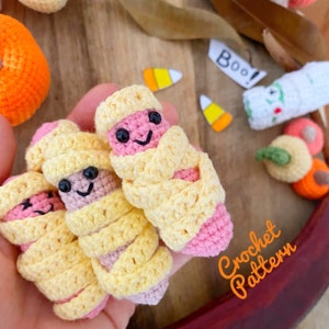 Halloween Mummies Hot Dog Crochet Amigurumi Pattern [ENGLISH ONLY]
