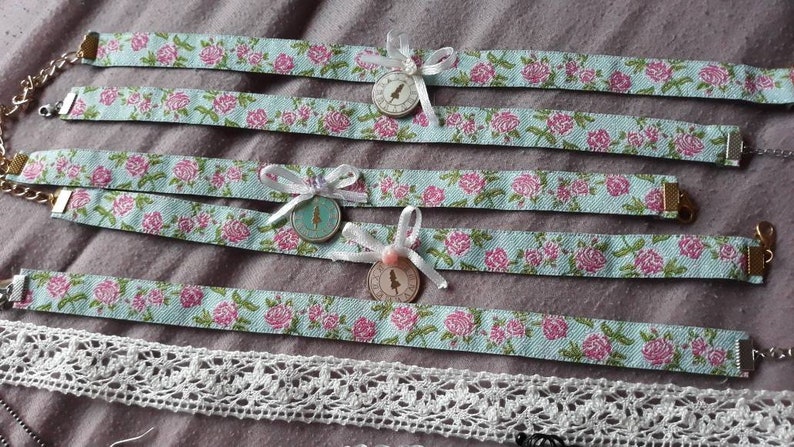 Alice in wonderland themed mystery bags