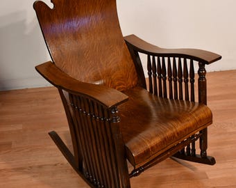 1900s Antique Mission Arts & Crafts tiger oak wood rocking chair