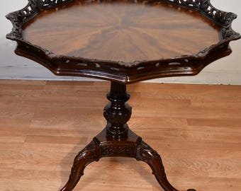 1930s English Chippendale Mahogany Side accent table / end table