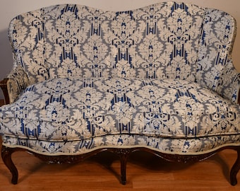 1900s Antique French 1900s Antique French Louis XV Walnut High-Back & spring-seat Loveseat / Settee XV Walnut High-Back Loveseat / Settee