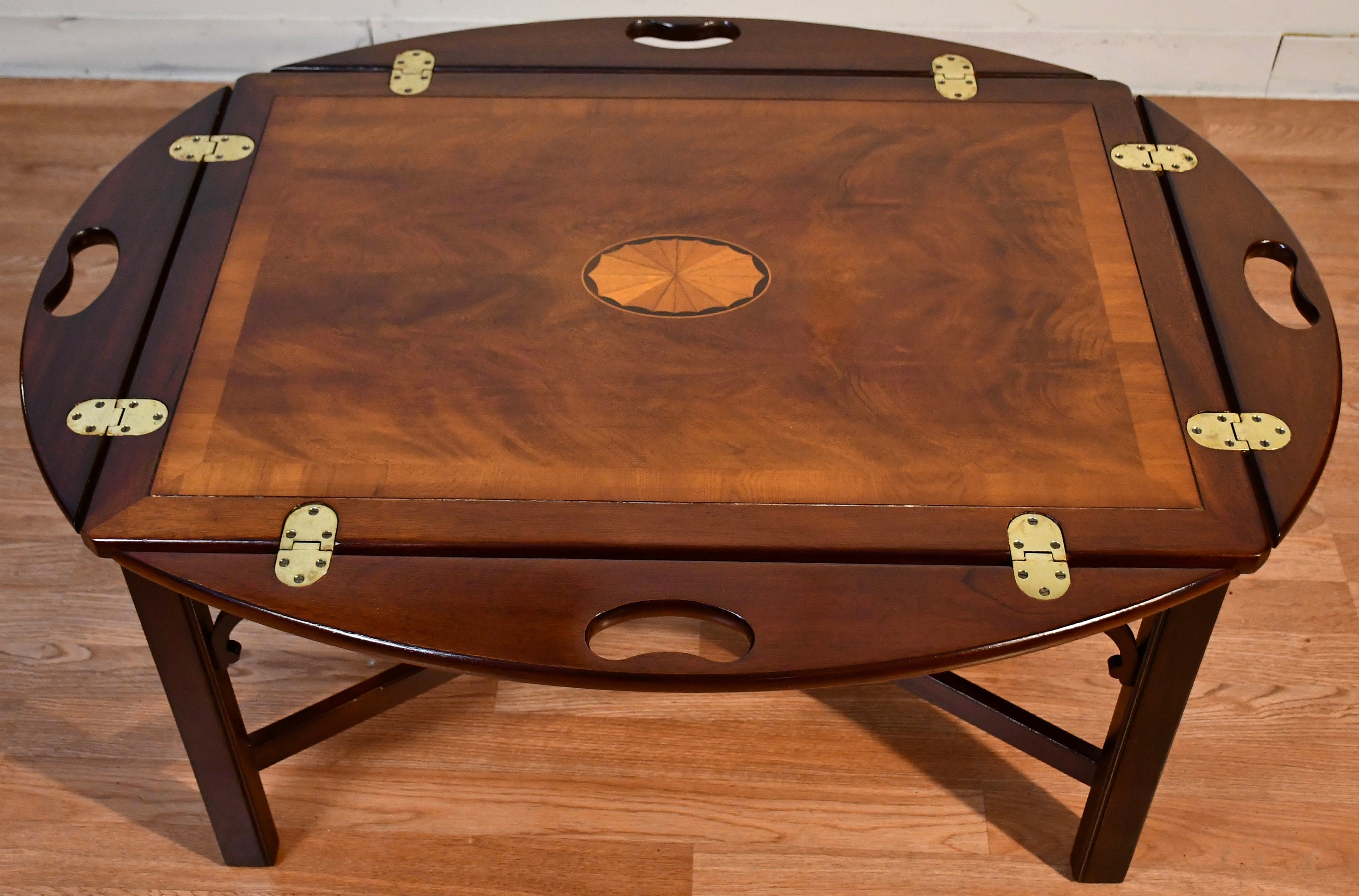 1950s Vintage Hekman Regency Style Mahogany Inlaid Butler Coffee