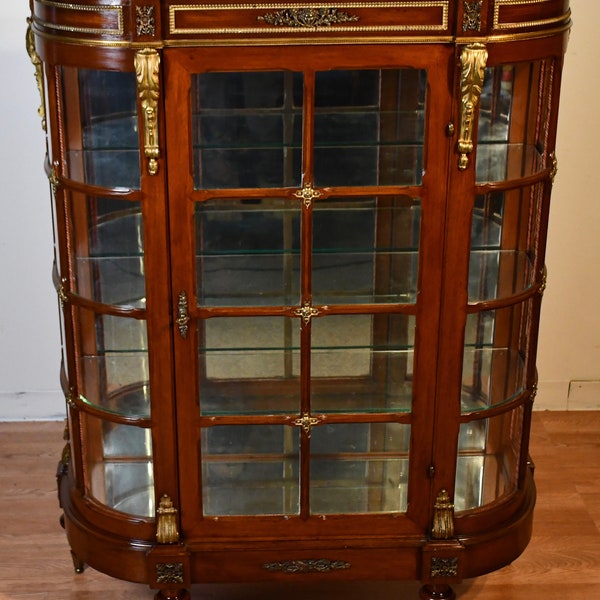 1900s Antique French Louis XV Mahogany Curio China Cabinet / Display cabinet