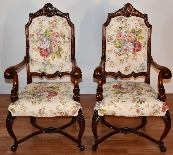1900s Antique French Walnut Pair of Armchairs Living Room