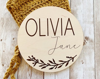 Floral Baby Name Announcement Sign/ Engraved Baby Name Circle/ Floral Birth Announcement Sign/ Wood Baby Name Sign/ Personalized Name Circle
