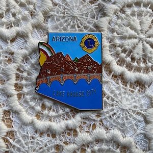 Vintage Lion&#39;s Club Enamel Vintage Pin - Lake Havasu City Arizona London Bridge