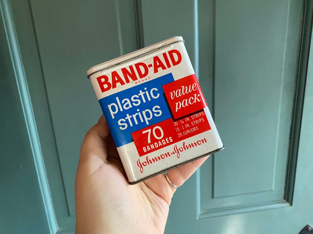 VINTAGE Bandaid Tin empty 70 Ct. Some Wear On/in Tin Prop Tins Vanity