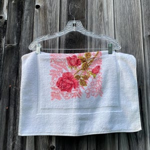 Pink Vintage Cannon Towel - Thick Vintage Retro Rose Flower Design Cannon Towel • 29&quot; x 20&quot;  • Read + See Photos, Yellow Stain Line