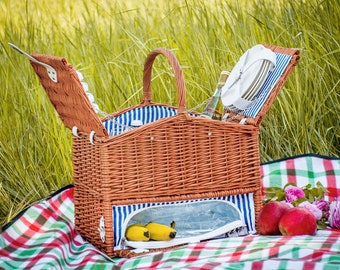 PICNIC BASKET, personalized picnic basket, 4 person, picnic basket with equipment and thermal bag, personalized company gifts,