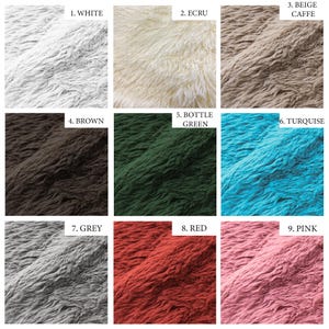 Puede incluir: Nueve muestras de color de tejido de piel sint&eacute;tica. Los colores son blanco, crudo, beige, marr&oacute;n, verde botella, turquesa, gris, rojo y rosa.