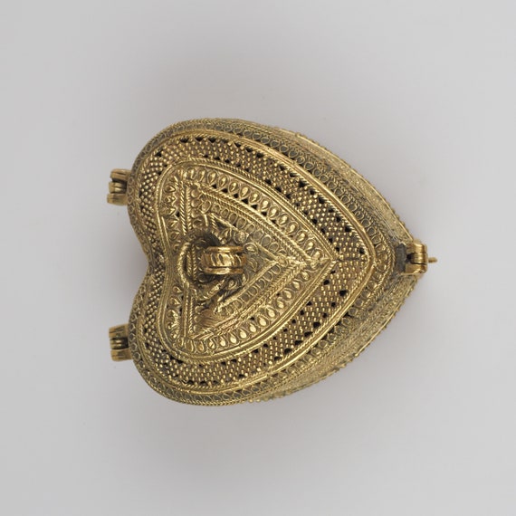 Brass Tribal Art Golden Heart Shape Trinket Box - image 9