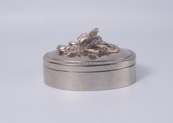 A Lovely Silver Metal Floral Pattern Trinket/Jewe… - image 7