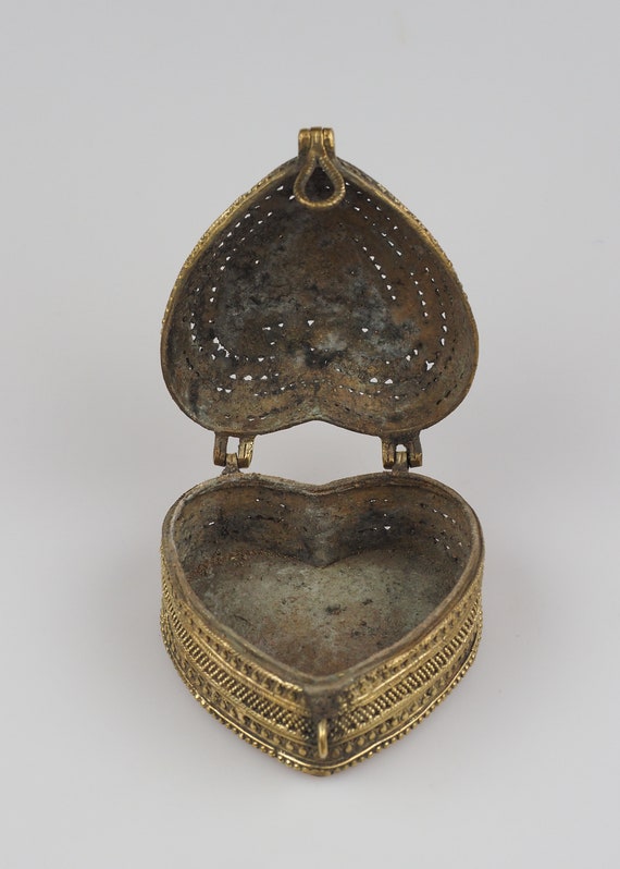 Brass Tribal Art Golden Heart Shape Trinket Box - image 8